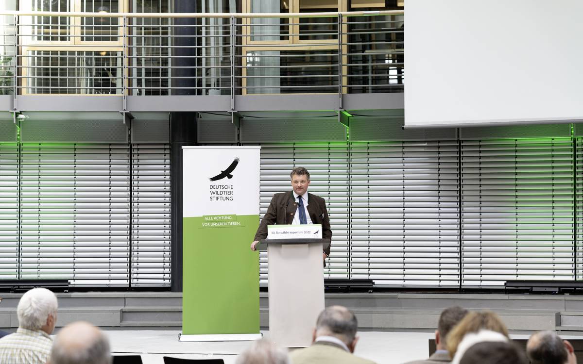 Dr. Andreas Kinser (Deutsche Wildtier Stiftung) stellte in seinem Vortrag Strategien zur tierschutzgerechten Alttierbejagung vor.